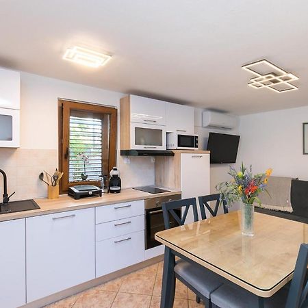 Apartman Lavanda New 2021 Poreč Exteriér fotografie